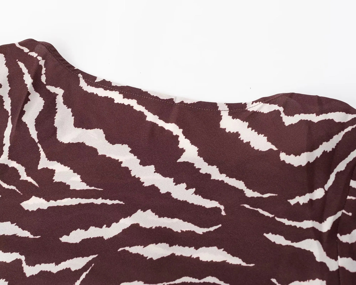 2025 Autumn Sexy Brown Zebra Stripes Print Full Flare Sleeve Long Dress Women O Neck Ankle Length Chiffon Dresses