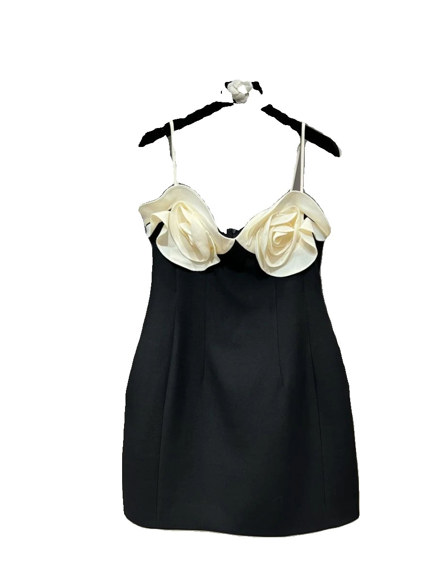 L New Arrival Sleeveless Petals Appliques Design Contrast Color Slim Waist Short Dress