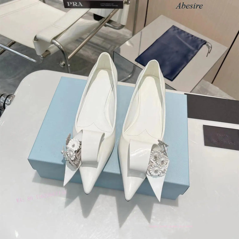 New Niche White Embellished Flower Pointed Toe Cat Heel High Heels Shallow Mouth Origami Boat Personalized Women's Single Shoes