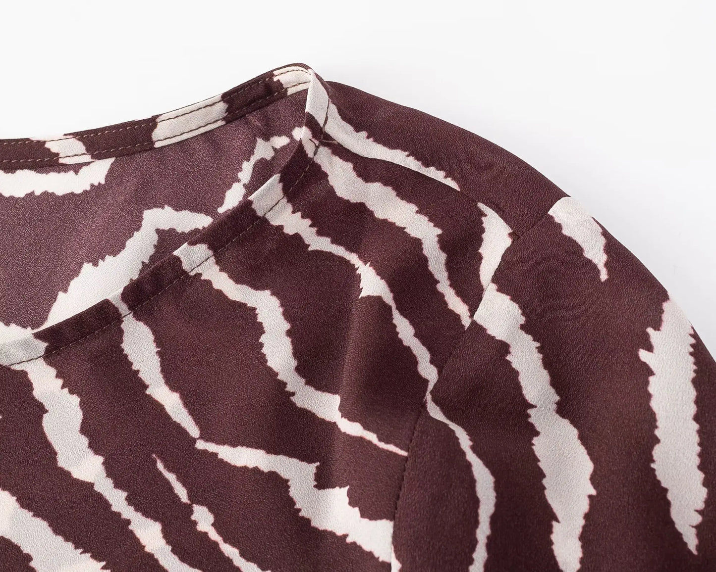 2025 Autumn Sexy Brown Zebra Stripes Print Full Flare Sleeve Long Dress Women O Neck Ankle Length Chiffon Dresses