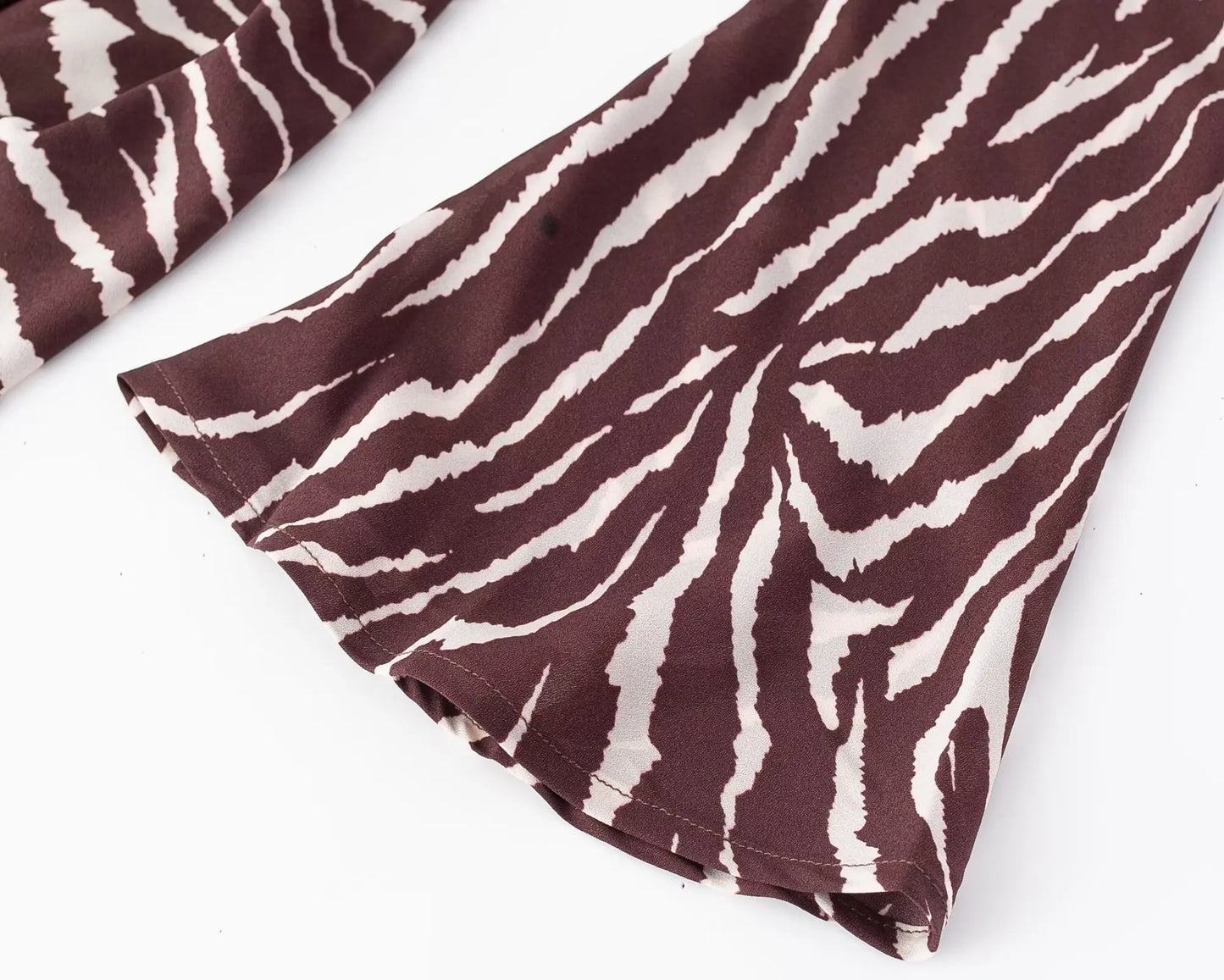 2025 Autumn Sexy Brown Zebra Stripes Print Full Flare Sleeve Long Dress Women O Neck Ankle Length Chiffon Dresses