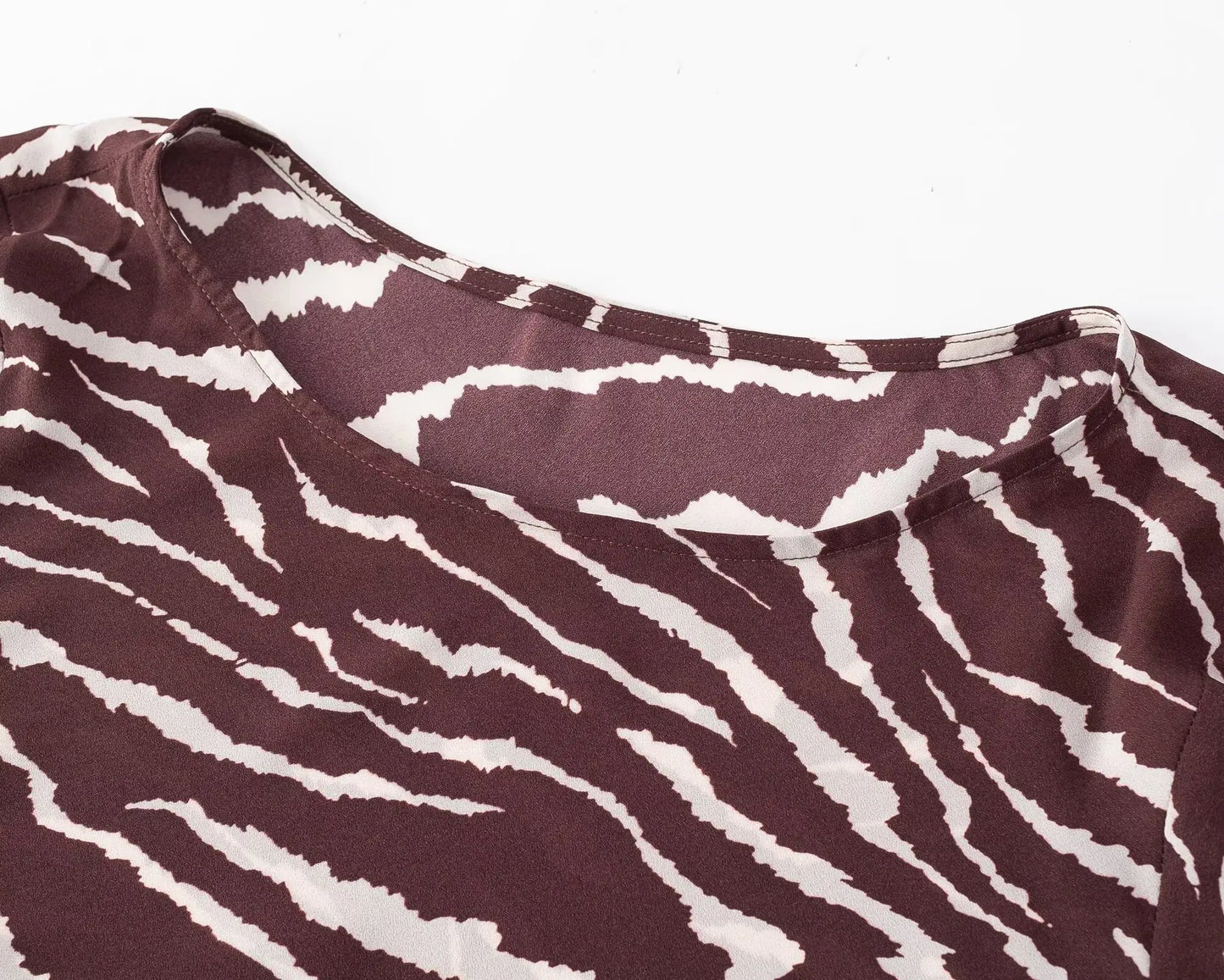 2025 Autumn Sexy Brown Zebra Stripes Print Full Flare Sleeve Long Dress Women O Neck Ankle Length Chiffon Dresses